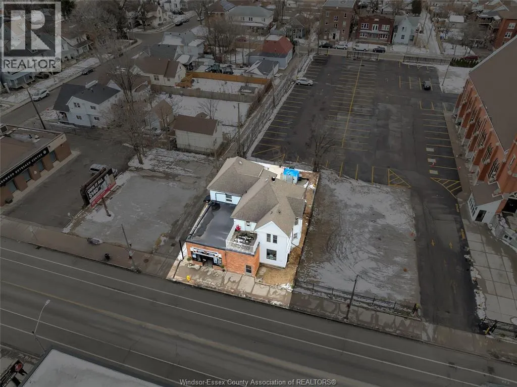 853-861 WYANDOTTE