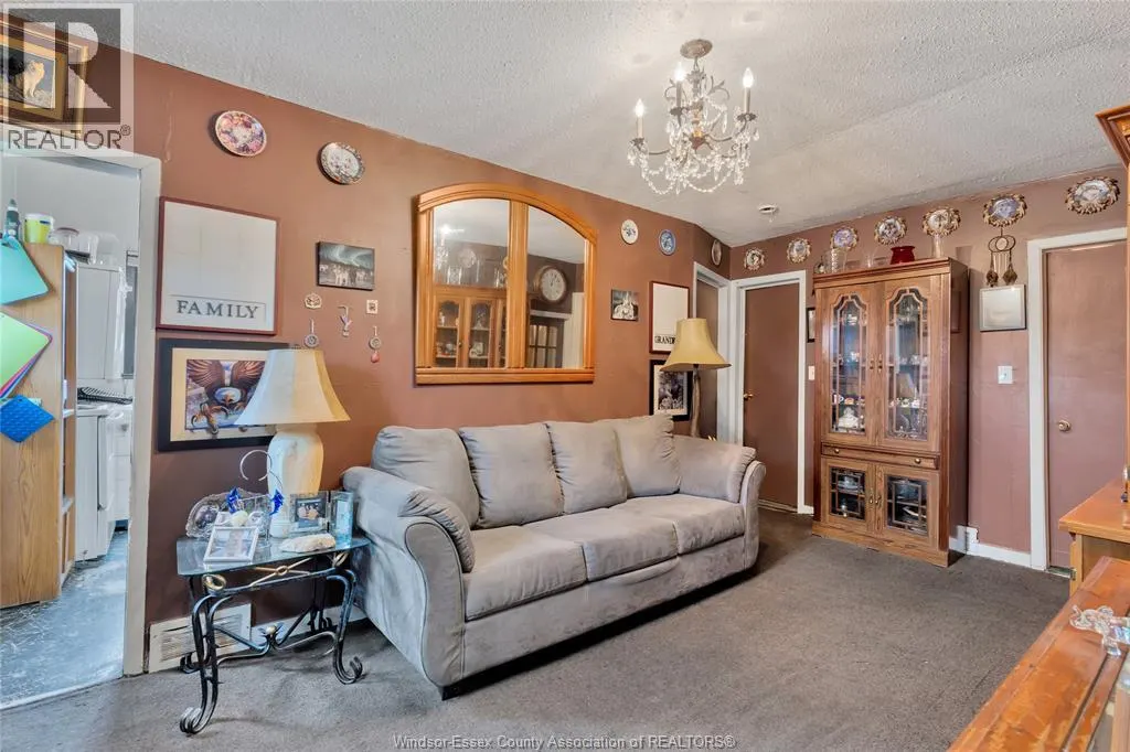 853-861 WYANDOTTE