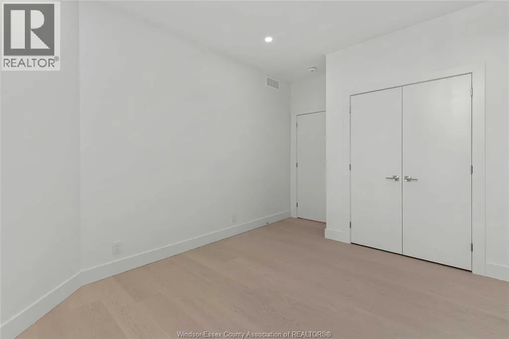 13 EAGLE STREET