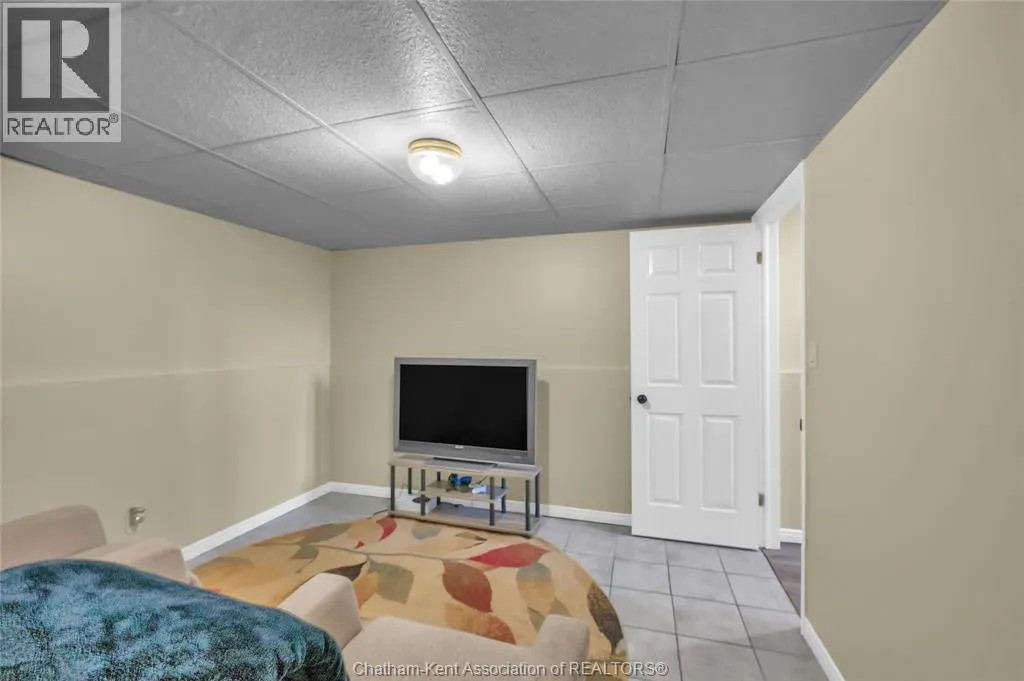 25619 Meadowbrook LANE