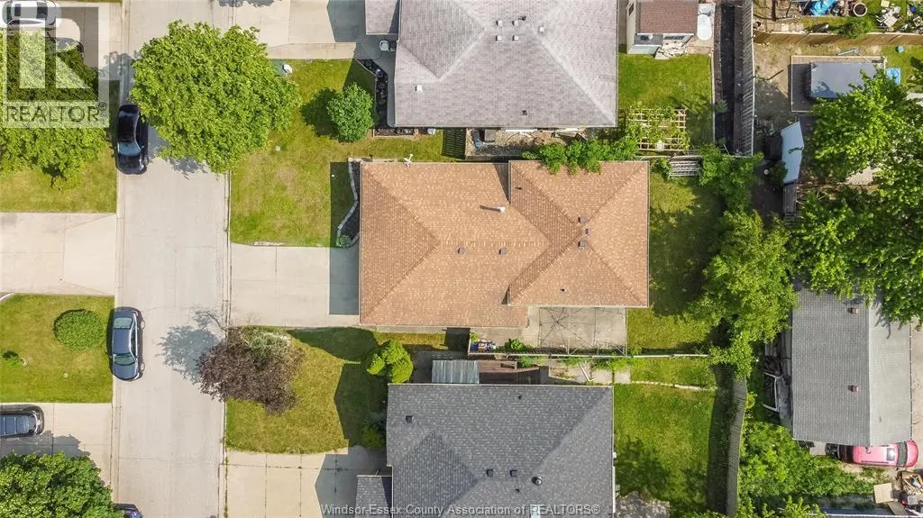 1063 BROOKVIEW CRESCENT