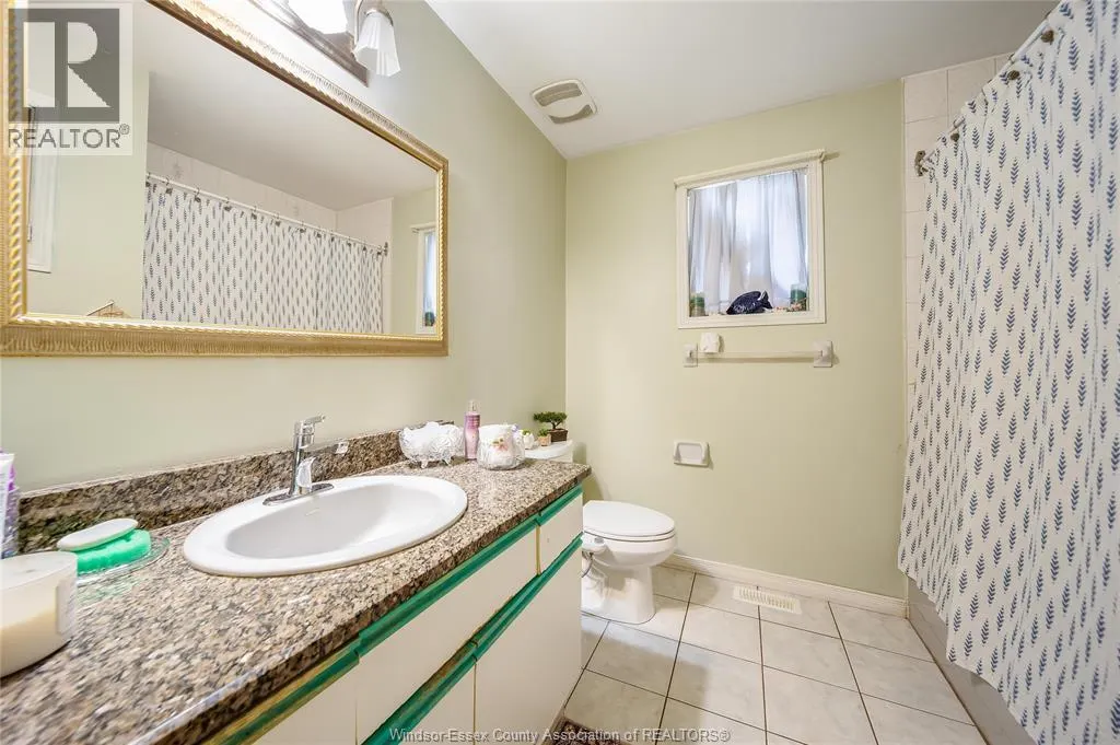 1063 BROOKVIEW CRESCENT