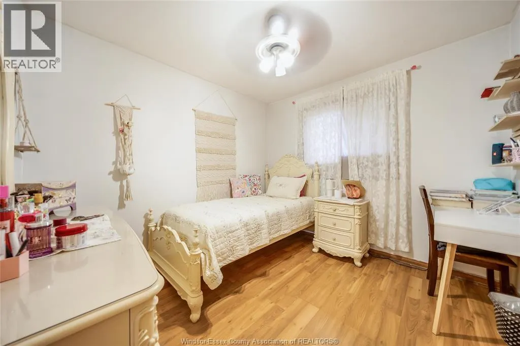 1063 BROOKVIEW CRESCENT