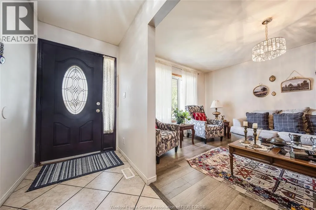 1063 BROOKVIEW CRESCENT