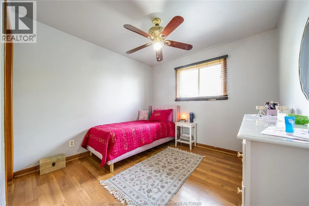 1063 BROOKVIEW CRESCENT