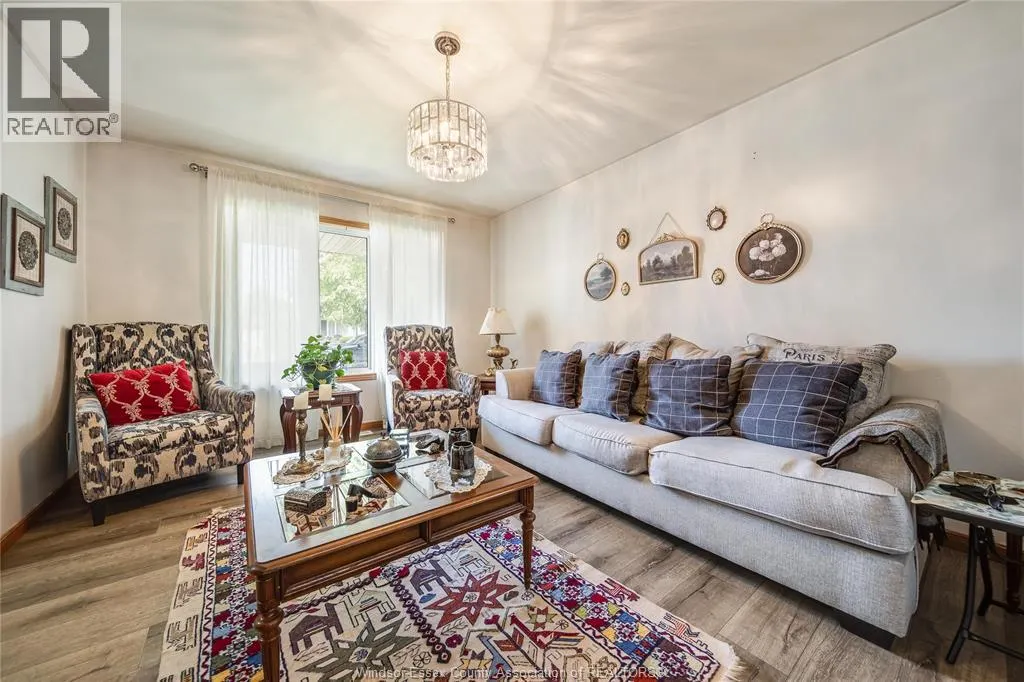 1063 BROOKVIEW CRESCENT