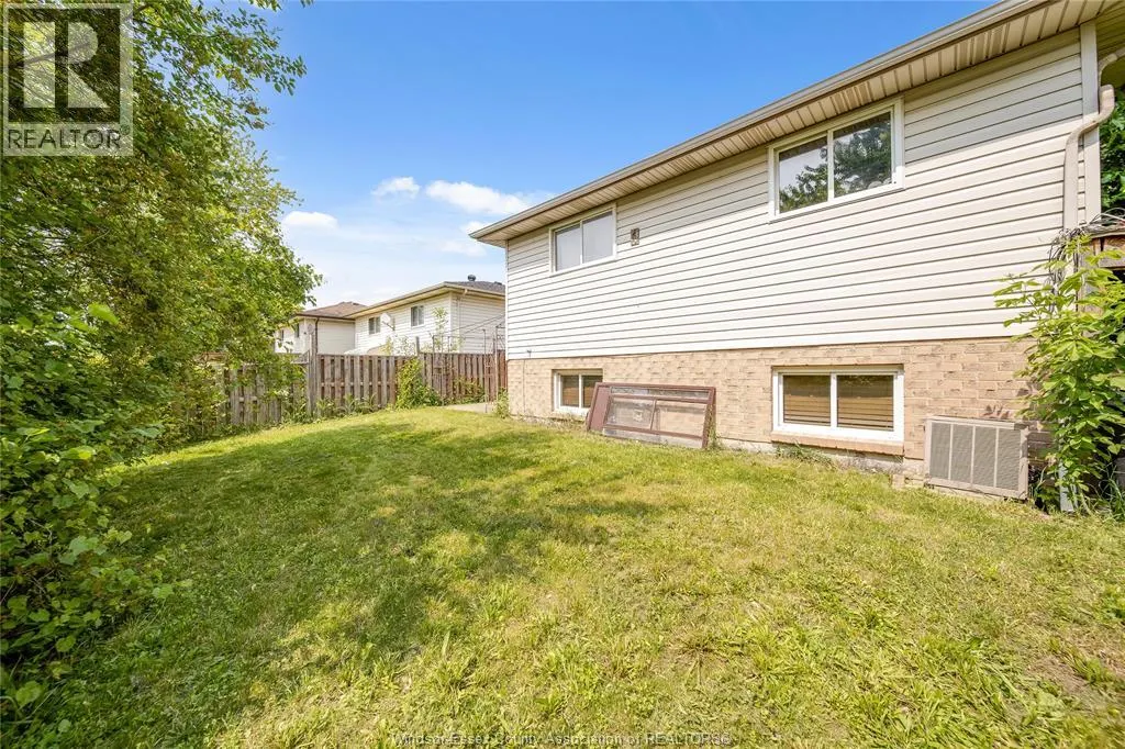 1063 BROOKVIEW CRESCENT