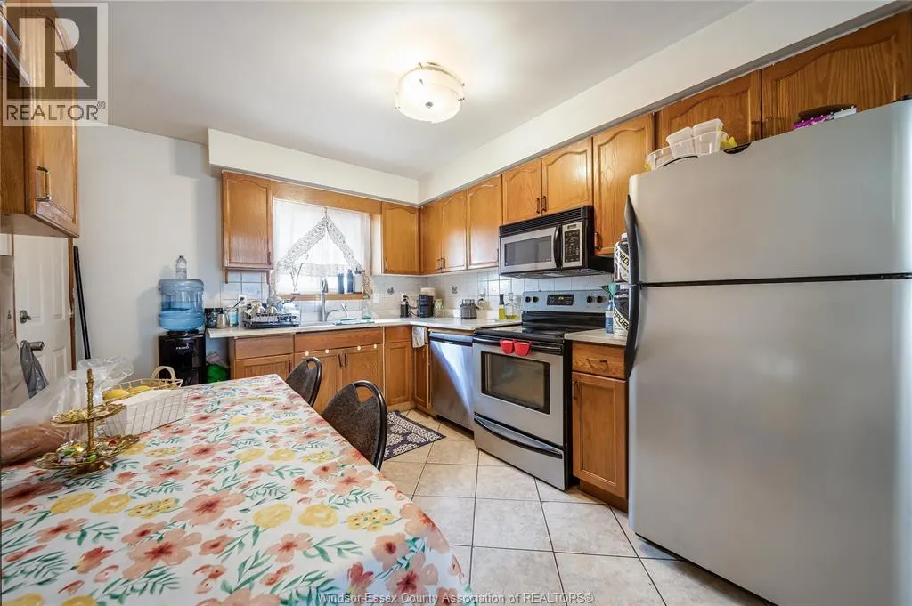 1063 BROOKVIEW CRESCENT