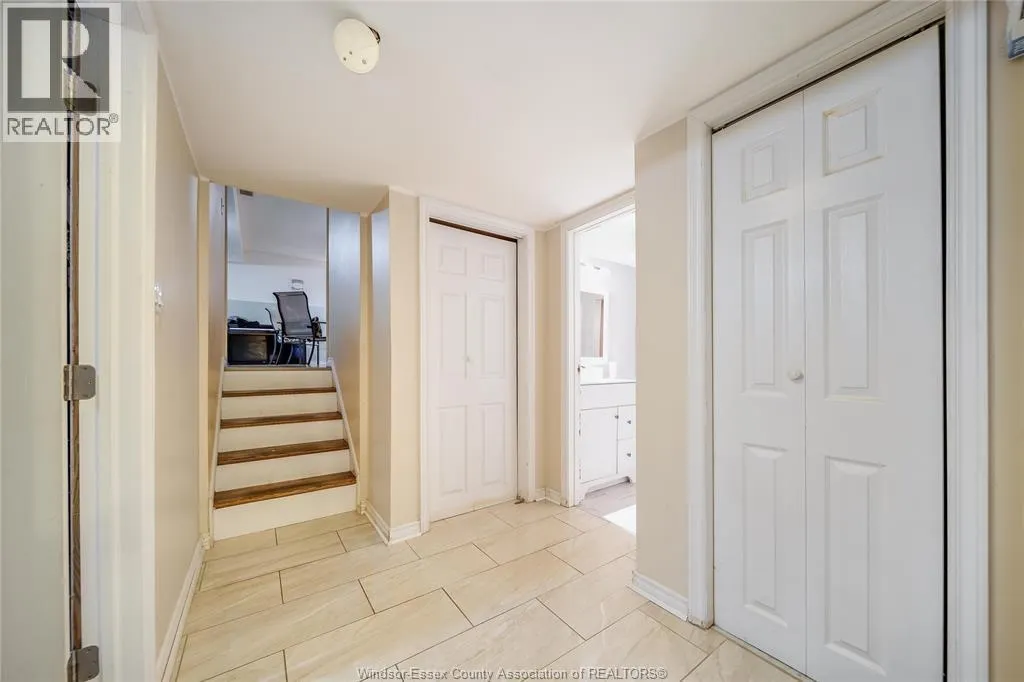 1063 BROOKVIEW CRESCENT