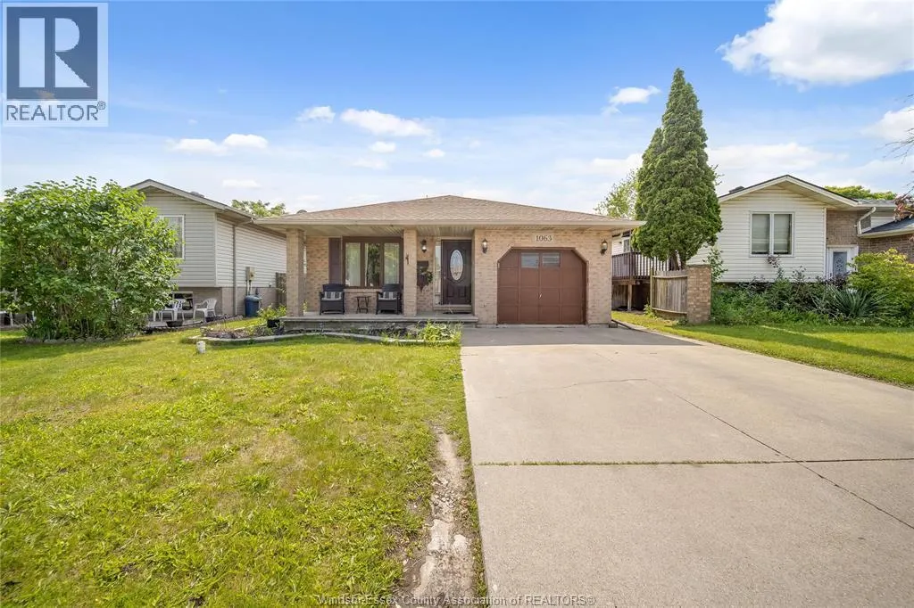 1063 BROOKVIEW CRESCENT