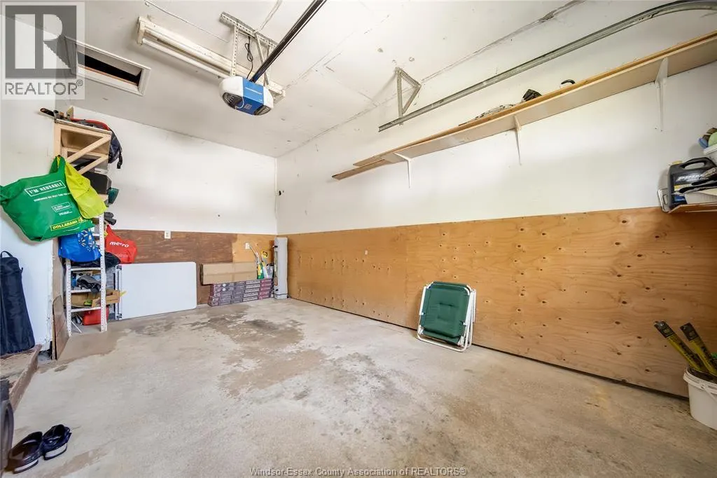1063 BROOKVIEW CRESCENT