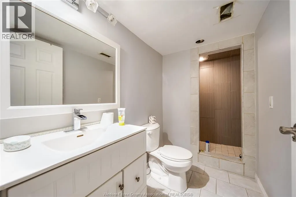 1063 BROOKVIEW CRESCENT