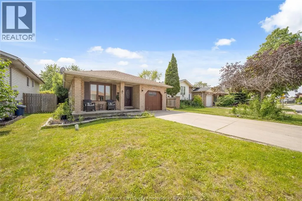 1063 BROOKVIEW CRESCENT