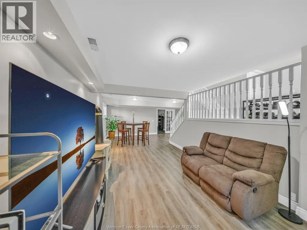110 SUNSET DRIVE