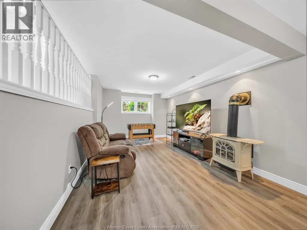110 SUNSET DRIVE