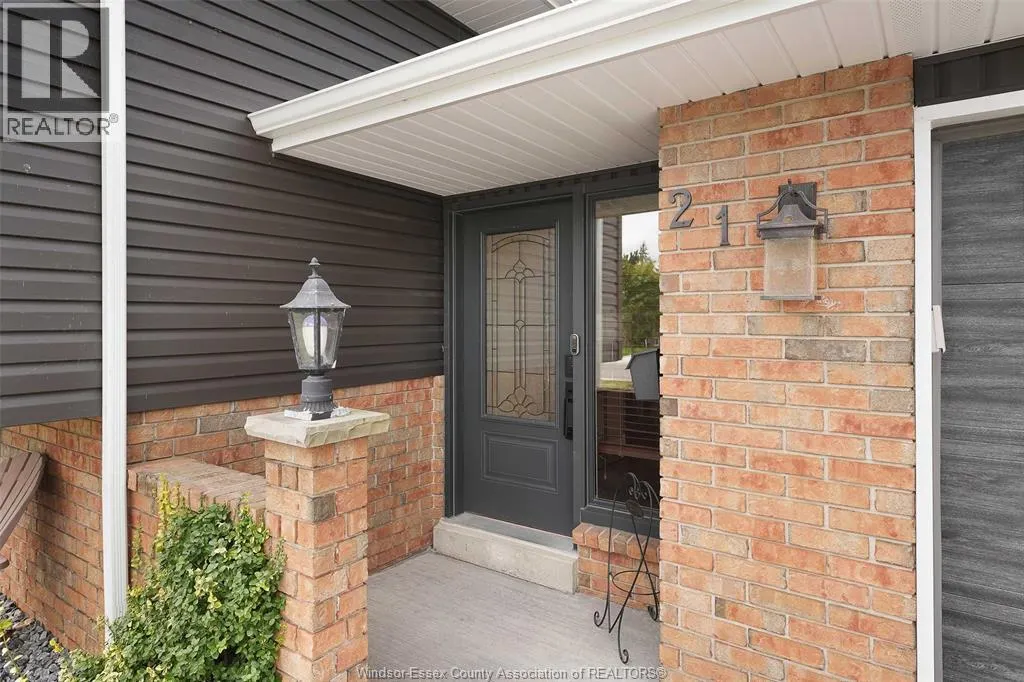 21 CAMELOT AVENUE