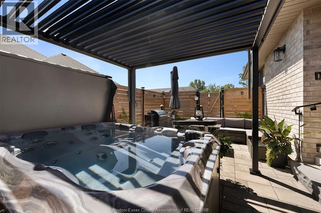 260 Livingstone CRESCENT