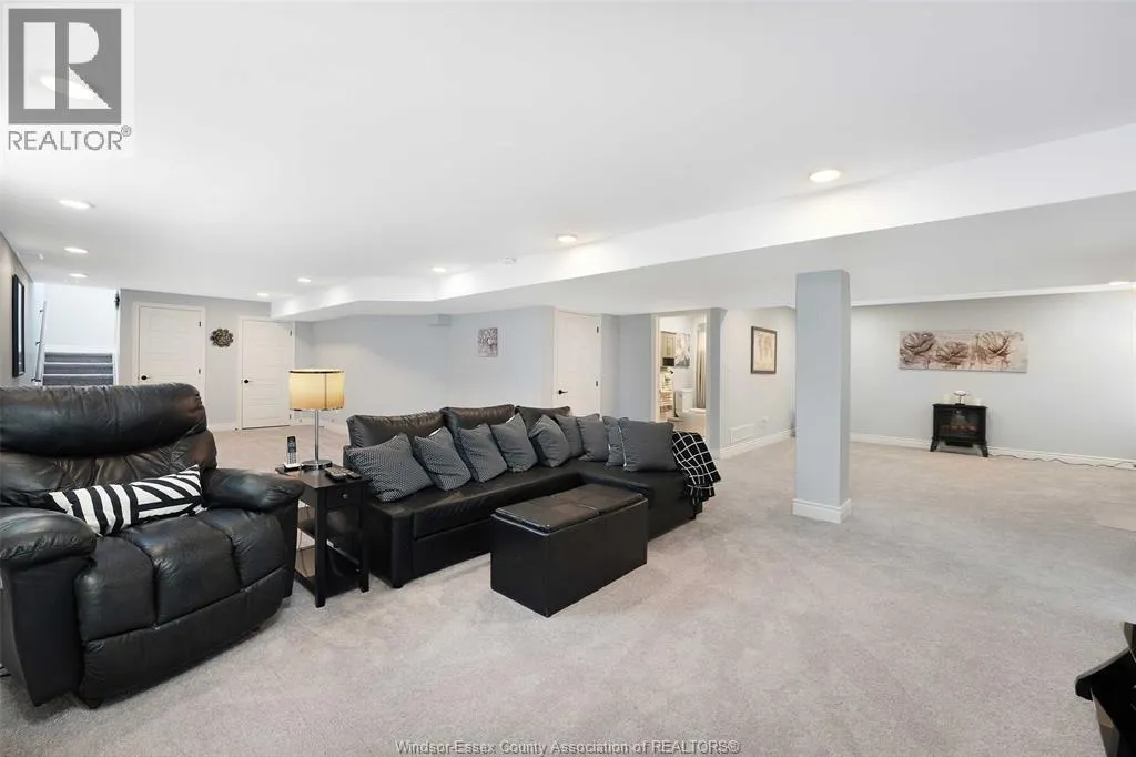 260 Livingstone CRESCENT