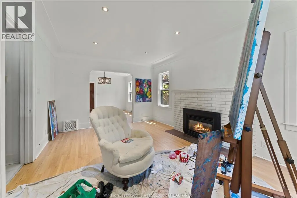 216 THOMPSON BOULEVARD