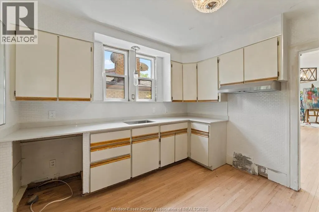 216 THOMPSON BOULEVARD