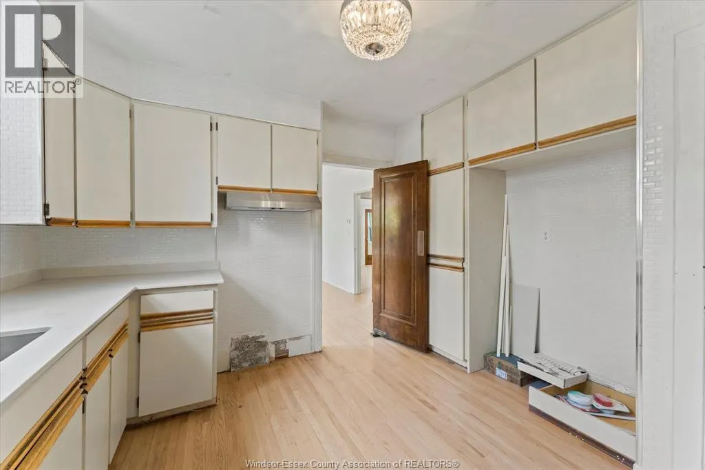 216 THOMPSON BOULEVARD