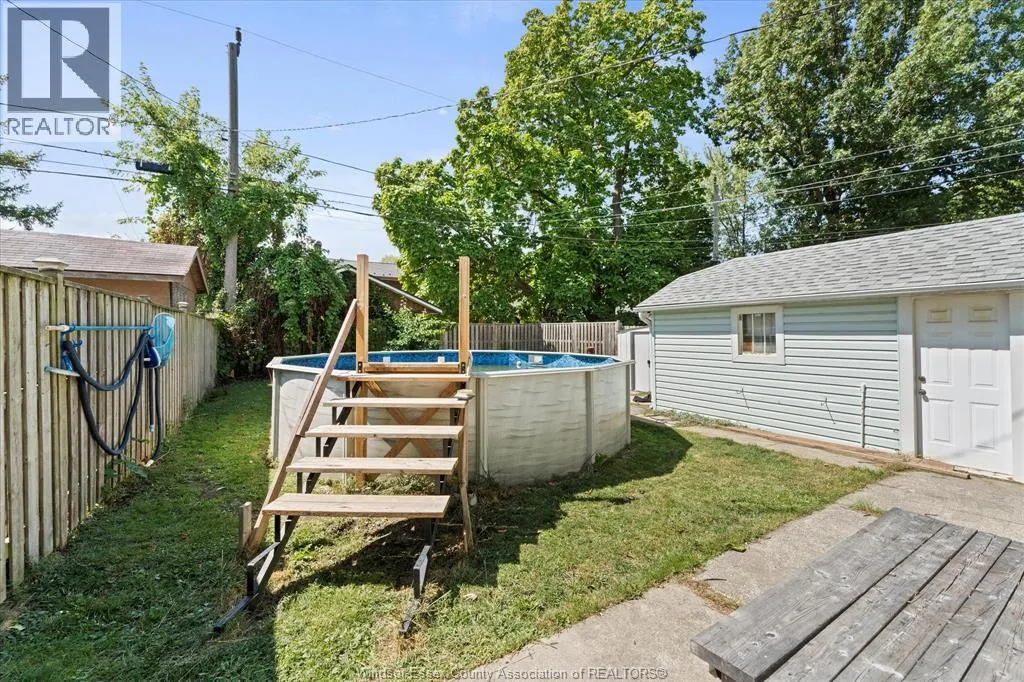 1575 ELLROSE