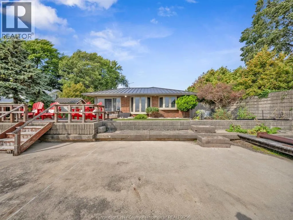 223 Lakewood DRIVE