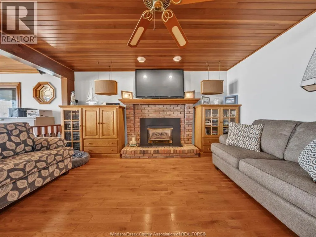 223 Lakewood DRIVE