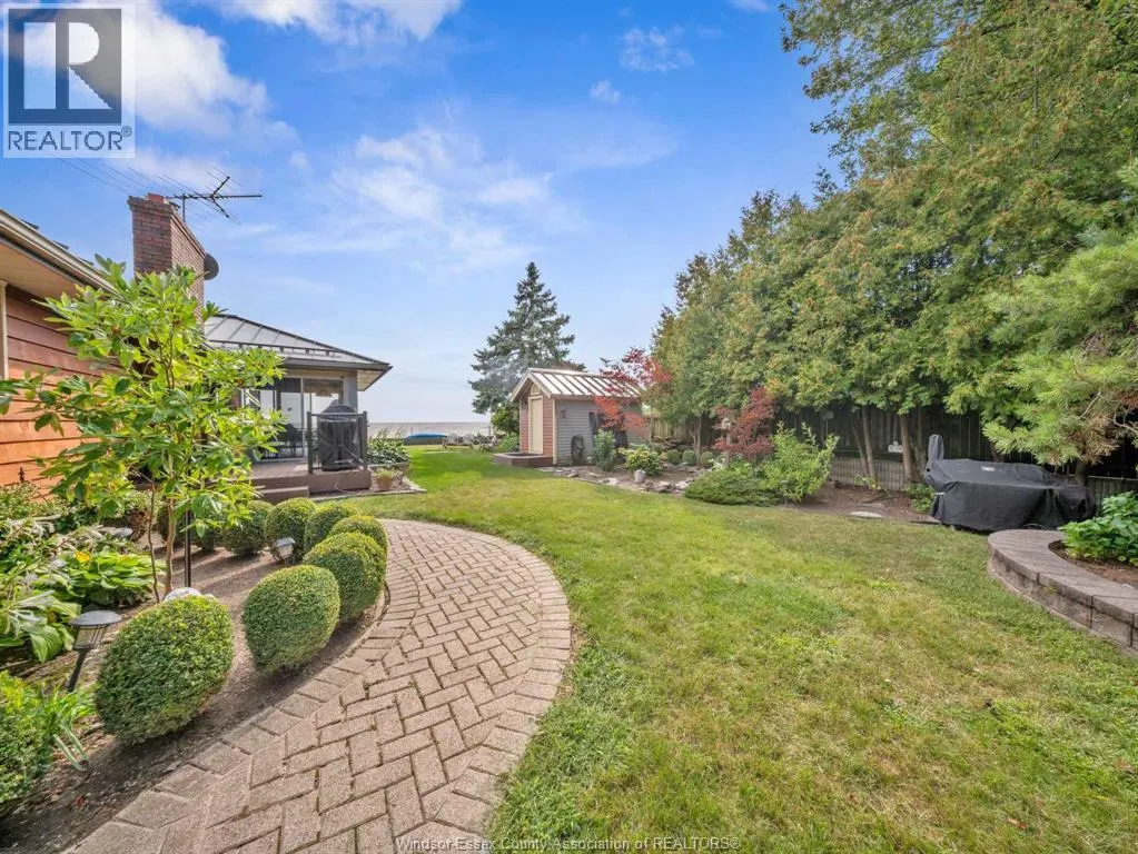 223 Lakewood DRIVE