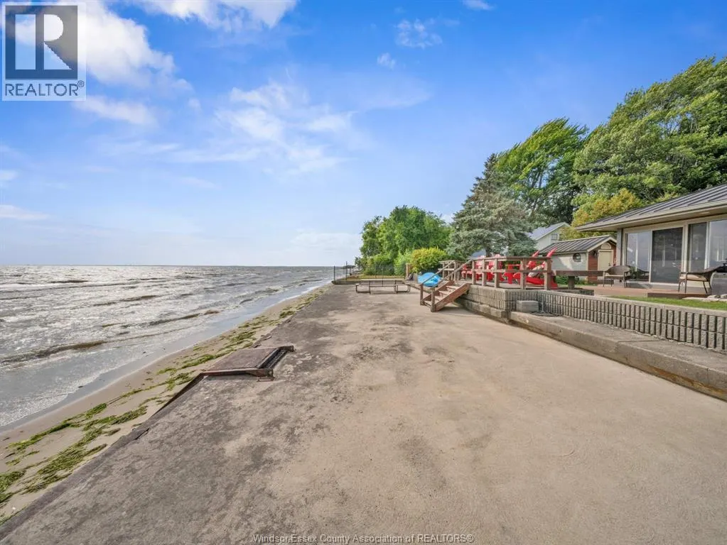 223 Lakewood DRIVE