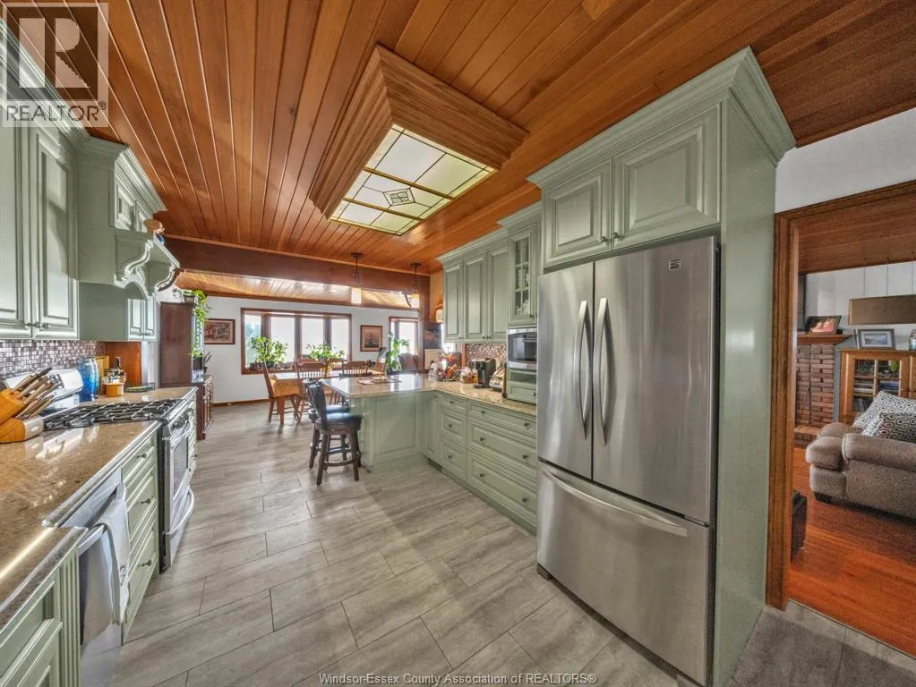 223 Lakewood DRIVE