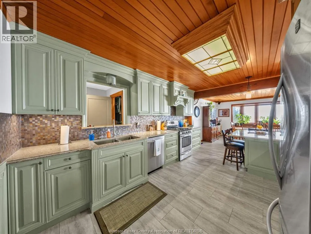 223 Lakewood DRIVE