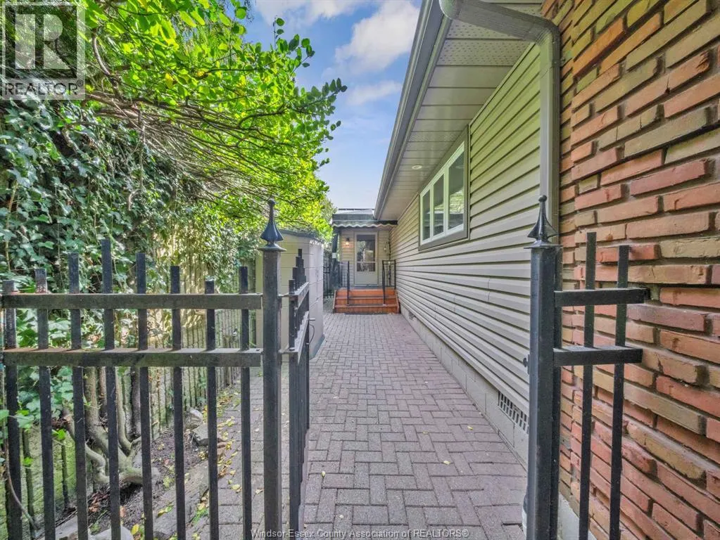 223 Lakewood DRIVE