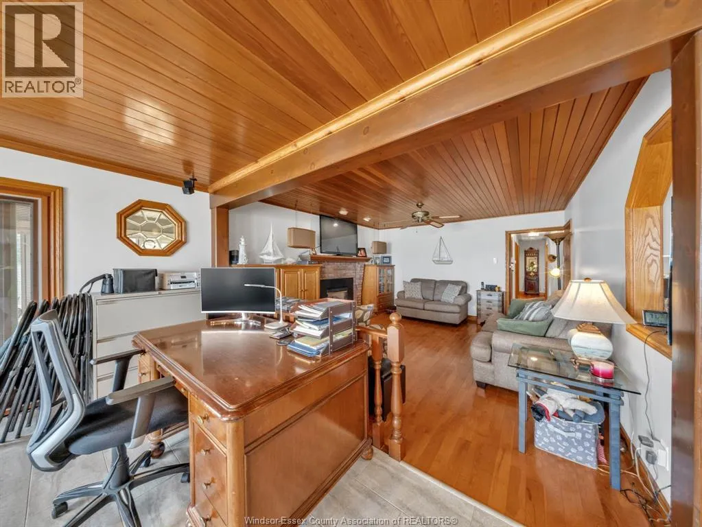 223 Lakewood DRIVE