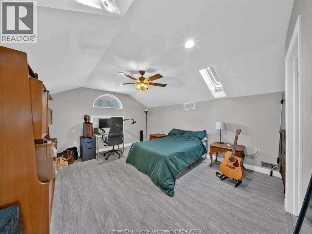 223 Lakewood DRIVE