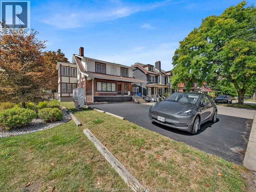 1069 OUELLETTE AVENUE