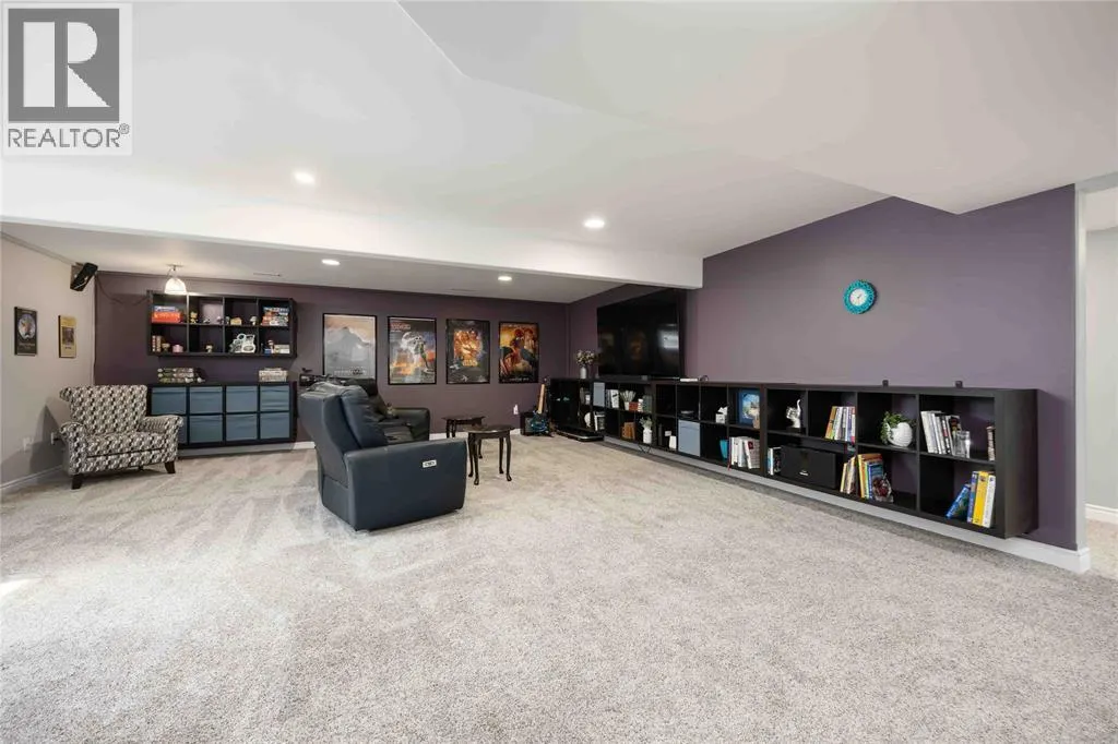 123 Cassandra BOULEVARD