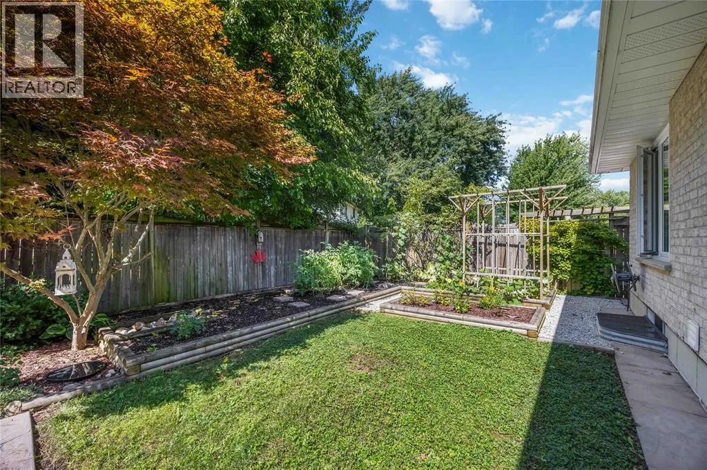 123 Cassandra BOULEVARD