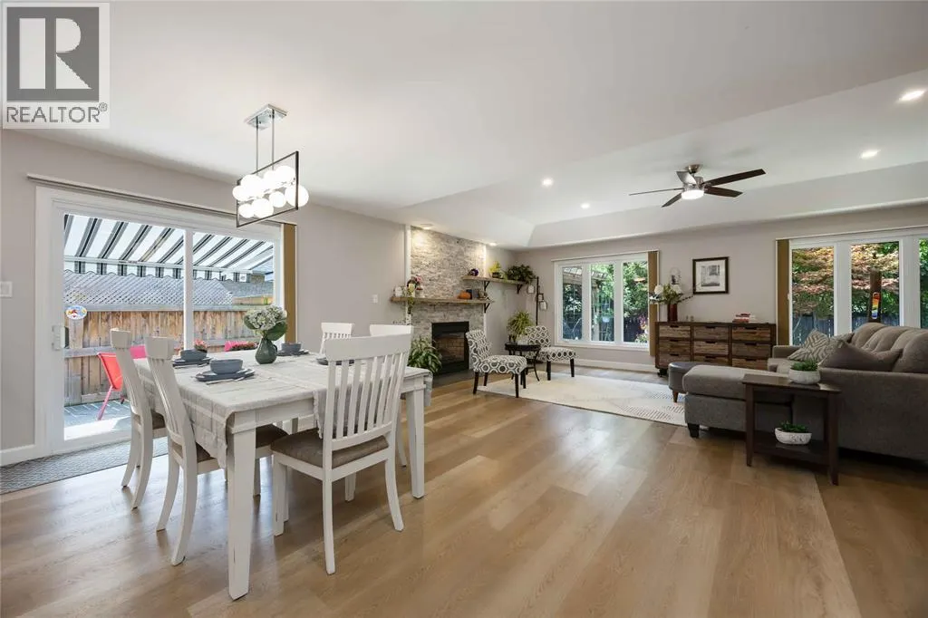 123 Cassandra BOULEVARD