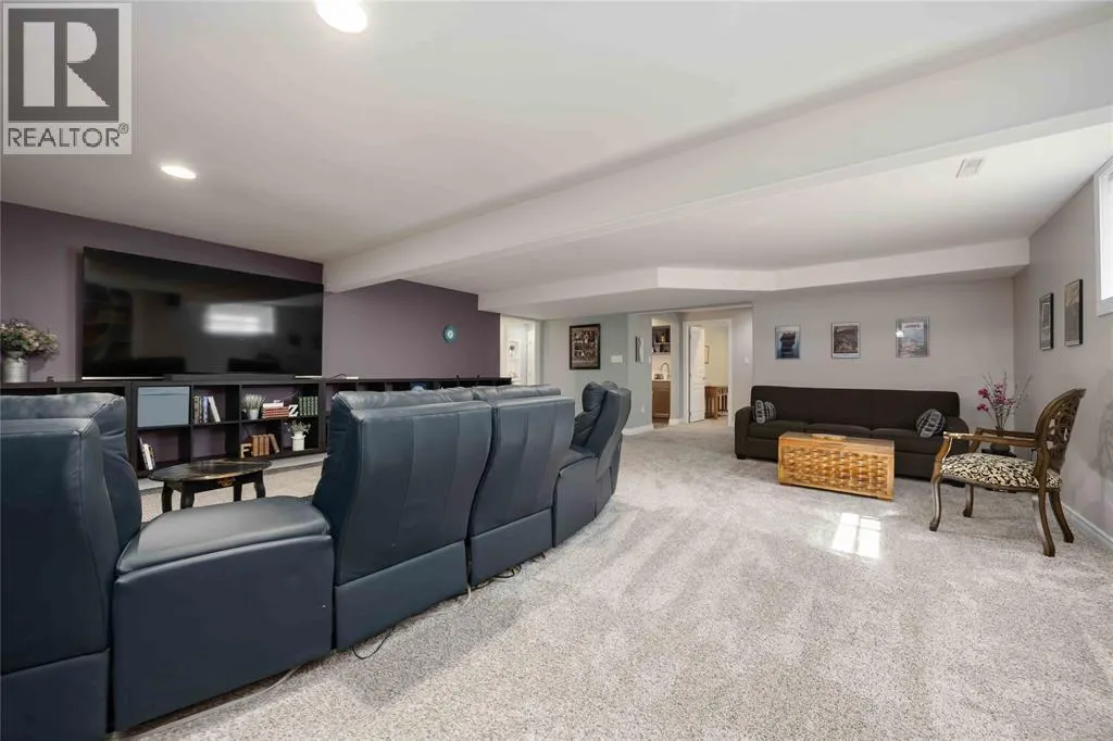 123 Cassandra BOULEVARD