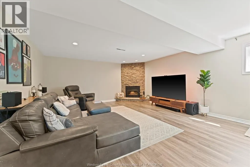2180 SUZANNE STREET