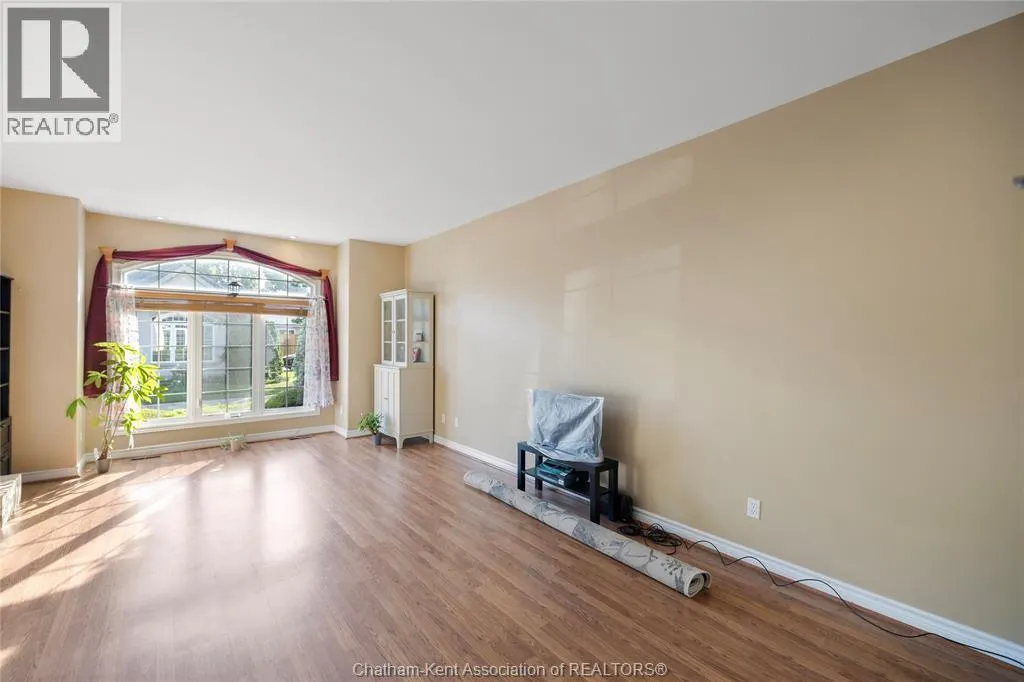 15 Oakgrove LANE