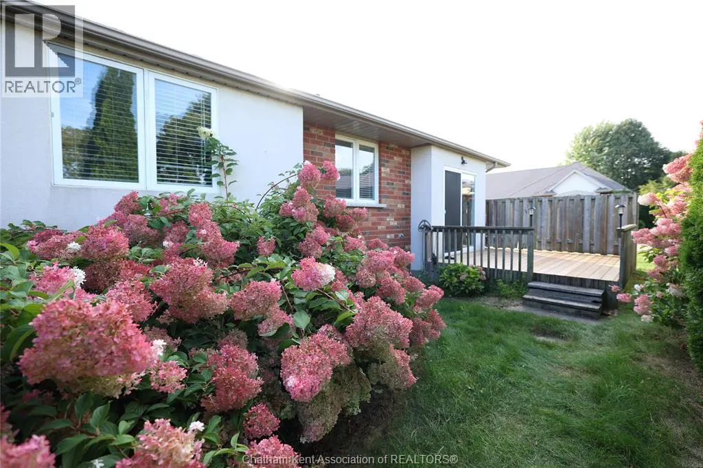 15 Oakgrove LANE
