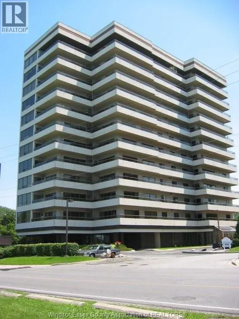5151 RIVERSIDE Drive Unit# 905