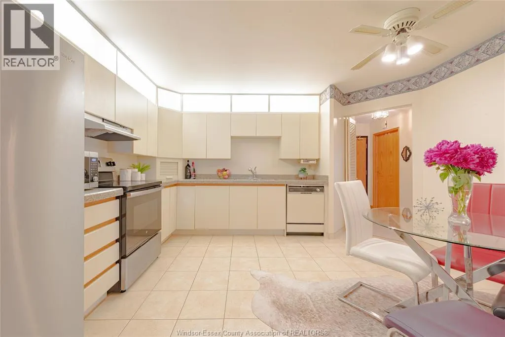 5151 RIVERSIDE Drive Unit# 905