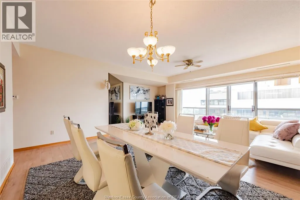 5151 RIVERSIDE Drive Unit# 905