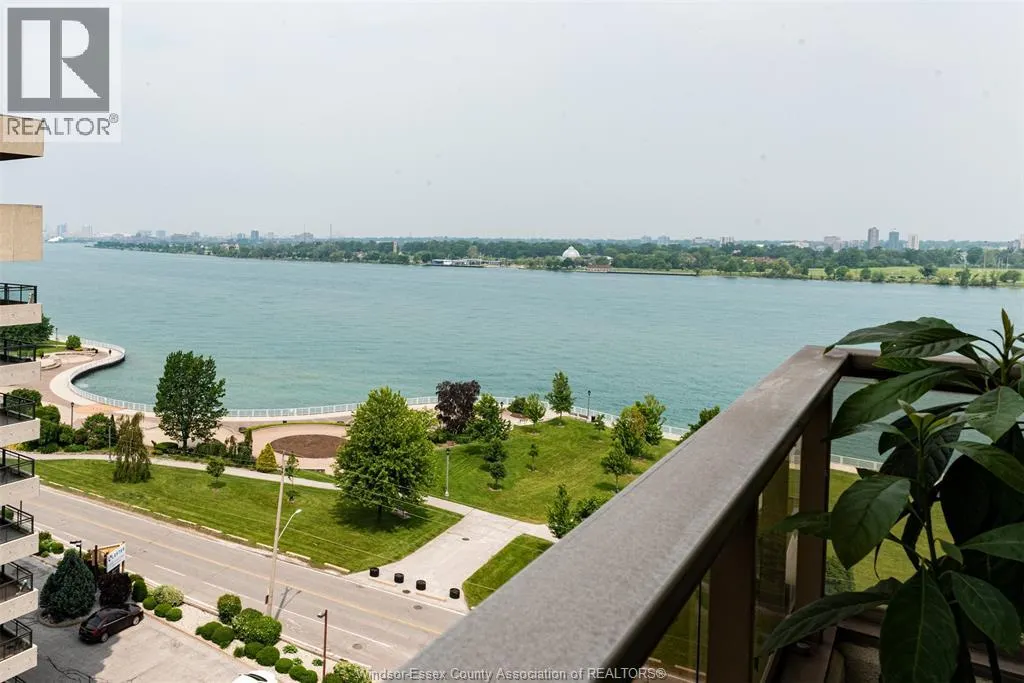 5151 RIVERSIDE Drive Unit# 905
