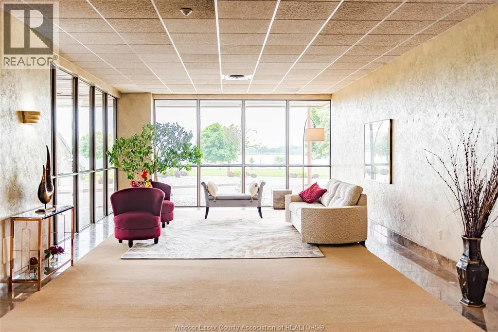 5151 RIVERSIDE Drive Unit# 905
