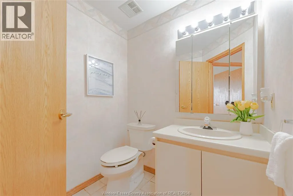 5151 RIVERSIDE Drive Unit# 905