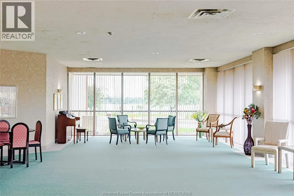 5151 RIVERSIDE Drive Unit# 905